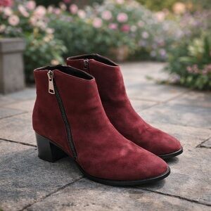 Burgundy Maroon Hot Kiss Beatrice Suede Zipper Ankle Boots size 8 1/2